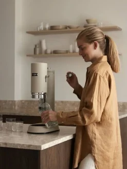 Aarke Muut Keittiön Pienkoneet|hiilihapotuslaite Carbonator Pro, sand
