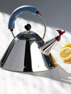 Vesipannu viheltävä musta>Alessi New