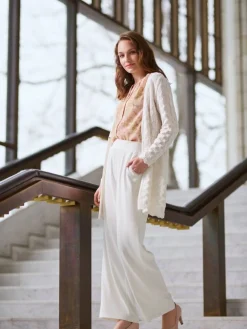 neuletakki Elena><noscript><img width=