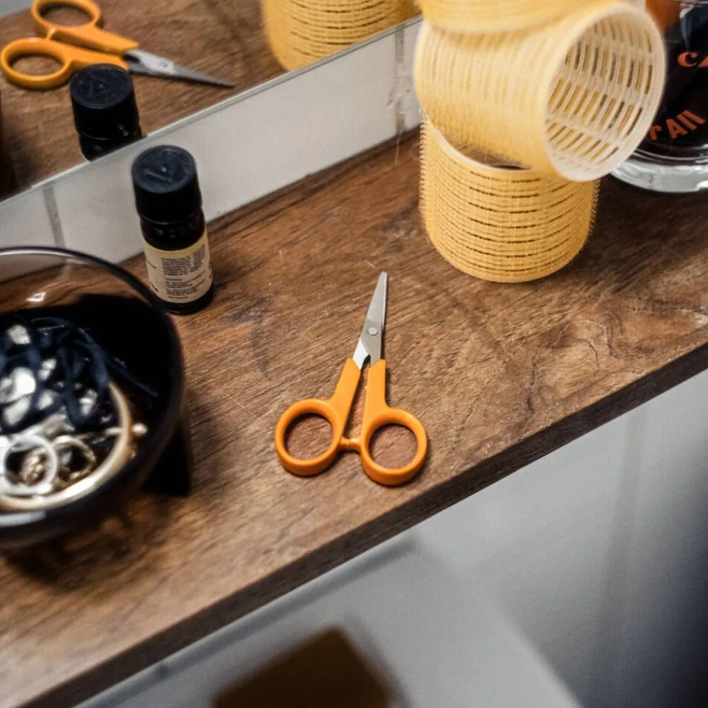 Fiskars Kylpyhuonetarvikkeet|Sakset|Classic kynsisakset pyöreäkärkiset 10 cm