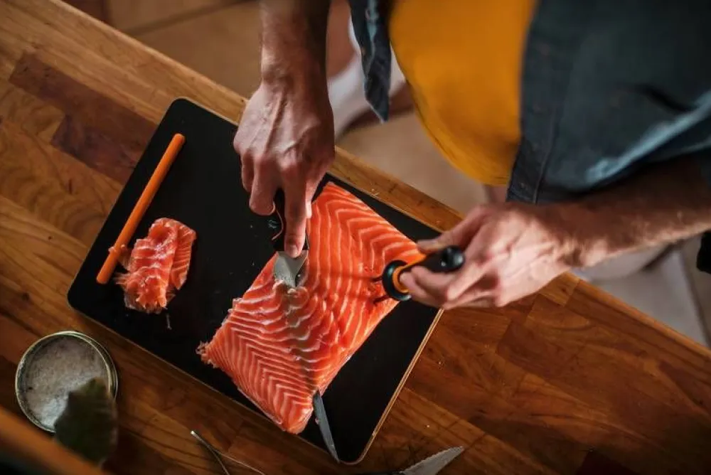 Fiskars Veitset Ja Leikkuulaudat|Functional Form fileointiveitsi 22 cm