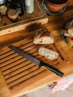 Fiskars Veitset Ja Leikkuulaudat|Functional Form leipäveitsi 21 cm