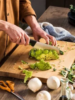 Fiskars Veitset Ja Leikkuulaudat|Hard Edge Santoku veitsi