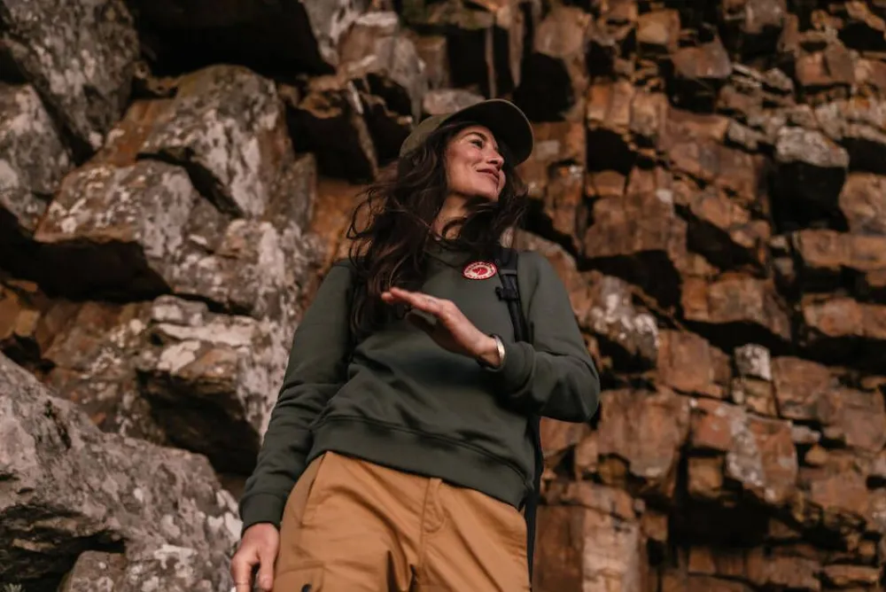 Fju00e4llru00e4ven Fleecet, Colleget Ja Hupparit|Fjällräven collegepaita 1960 Logo Badge Sweater W 679 Deep Patina