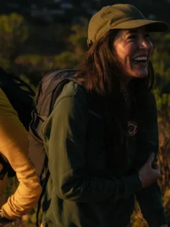 Fju00e4llru00e4ven Fleecet, Colleget Ja Hupparit|Fjällräven collegepaita 1960 Logo Badge Sweater W 679 Deep Patina