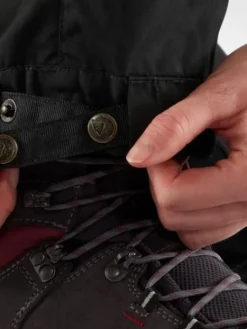 Fju00e4llru00e4ven Vaellus- Ja Metsästysvaatteet|Ulkoilu|Fjällräven housut Keb Trousers Curved Short W 550 Black