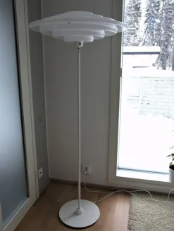 Fosto Sisustusvalaisimet|Luoto Ø 660 mm lattiavalaisin opal