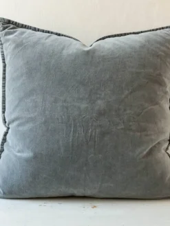 IB Laursen Sisustustekstiilit|tyynynpäällinen sametti dusty blue