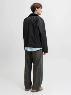 Jack Jones takki Jorbedford><noscript><img data-lazyloaded=
