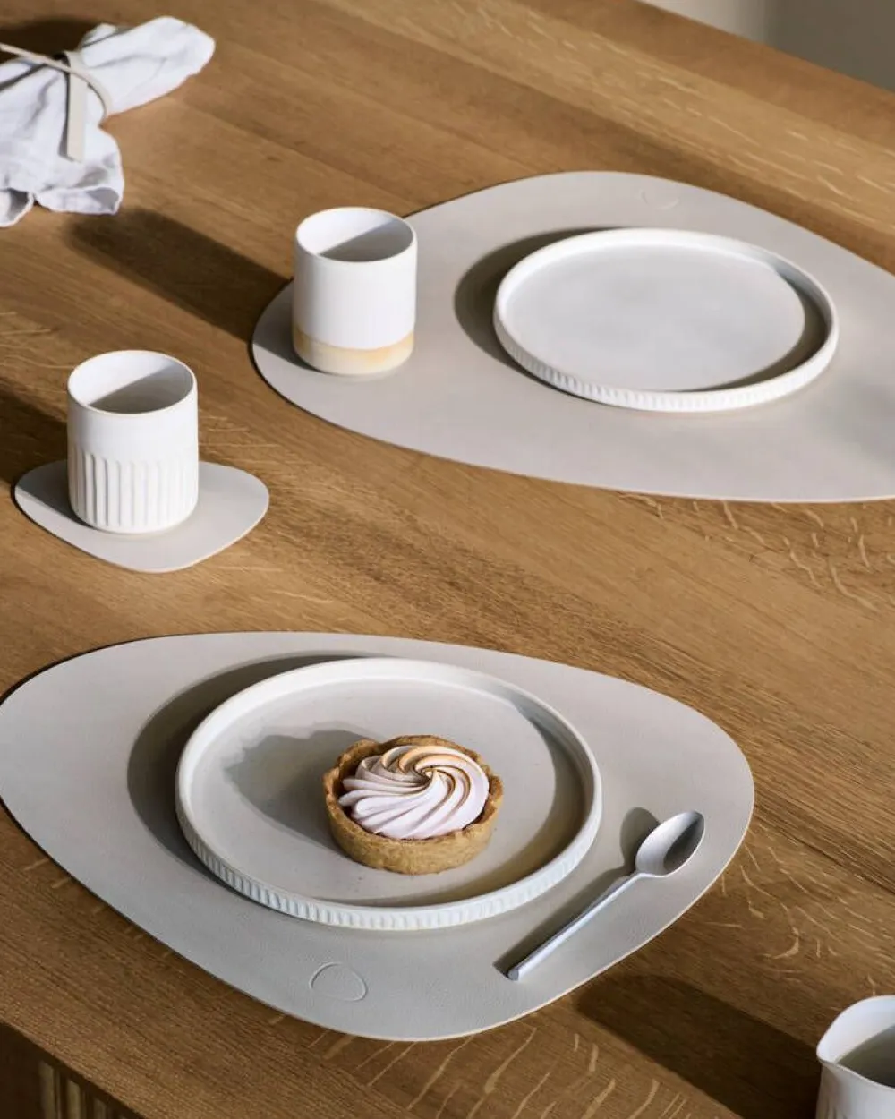 LIND DNA Keittiötekstiilit|pöytätabletti Nupo Curve L Oyster