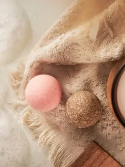 Macadeia Kylpyhuonetarvikkeet|Ihonhoito|kylpypallot Relaxing Coffee & Refreshing Guava