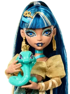Cleo De Nile><noscript><img width=