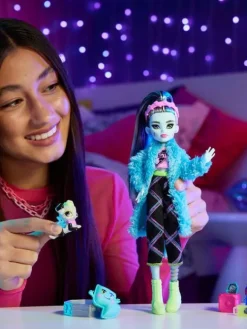 Monster High Nuket Ja Kotileikki|Creepover Party Frankie