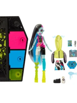 Monster High Nuket Ja Kotileikki|Skulltimate Frankie