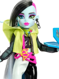 Monster High Nuket Ja Kotileikki|Skulltimate Frankie