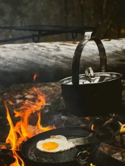 Muurikka Keittoastiat|nuotiokattila kannella 2,3 L