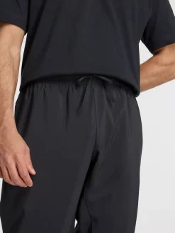 treenihousut Sport Essentials Woven Jogger><noscript><img width=