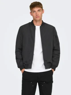 takki Onsjoshua Bomber><noscript><img width=