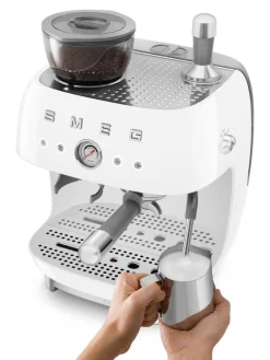 espressokeitin myllyllä EGF03WHEU valkoinen><noscript><img width=