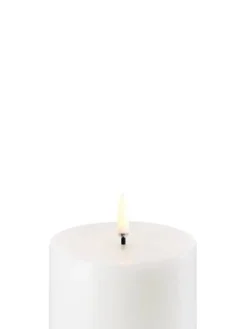 Uyuni Koriste- Ja Kausivalot|LED pöytäkynttilä 7,8x10 cm valkea smooth