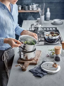 WMF Keittoastiat|Mini kattila 1,5 L höyrytyskorilla ja kannella