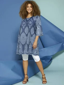 mekko Maia><noscript><img width=